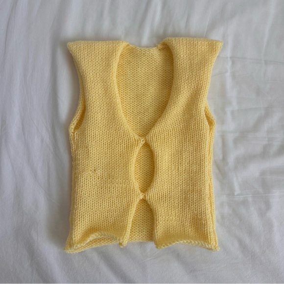 Handmade Knit Butter Yellow Open Vest Top - Picture 1 of 2